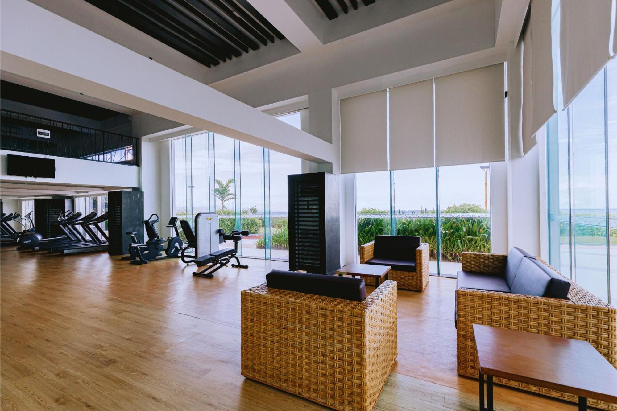 Arterra Seaview Resort Lapu-Lapu City Exterior photo
