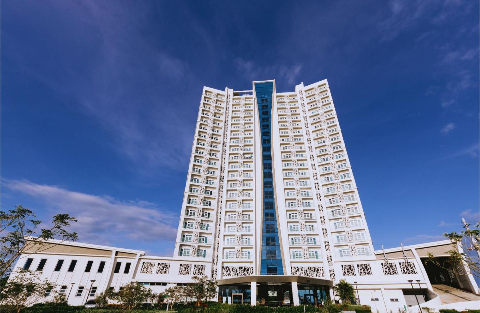 Arterra Seaview Resort Lapu-Lapu City Exterior photo